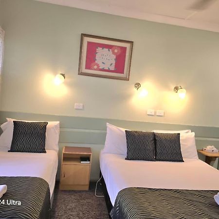Lake Forbes Motel Luaran gambar