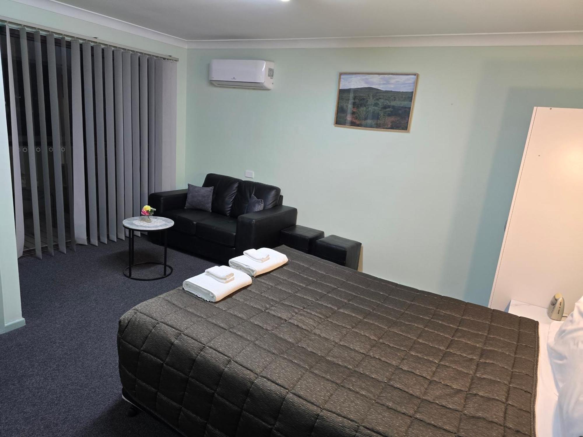 Lake Forbes Motel Luaran gambar