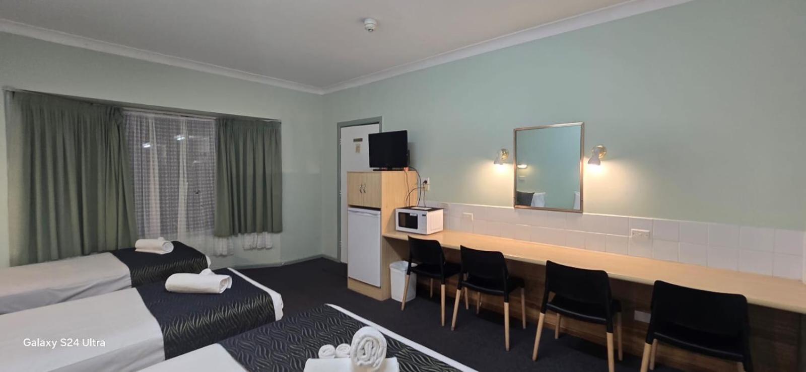 Lake Forbes Motel Luaran gambar