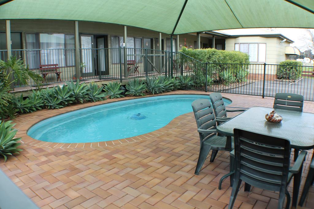 Lake Forbes Motel Luaran gambar