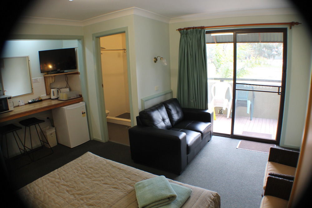 Lake Forbes Motel Luaran gambar