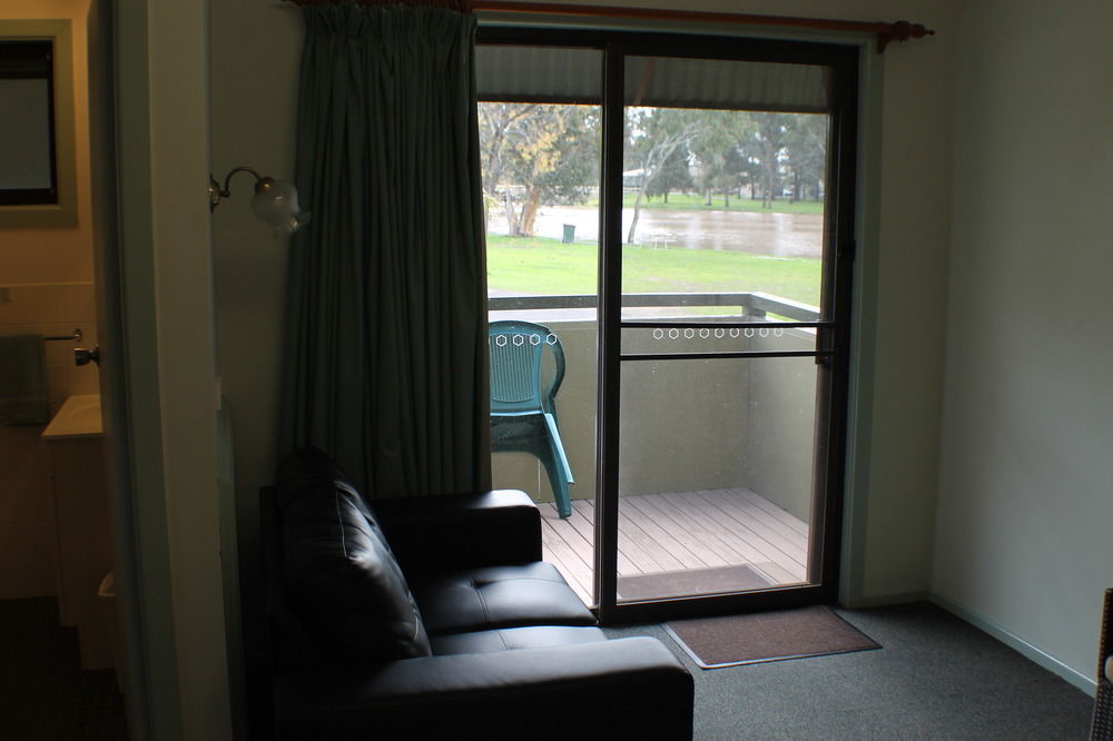 Lake Forbes Motel Luaran gambar
