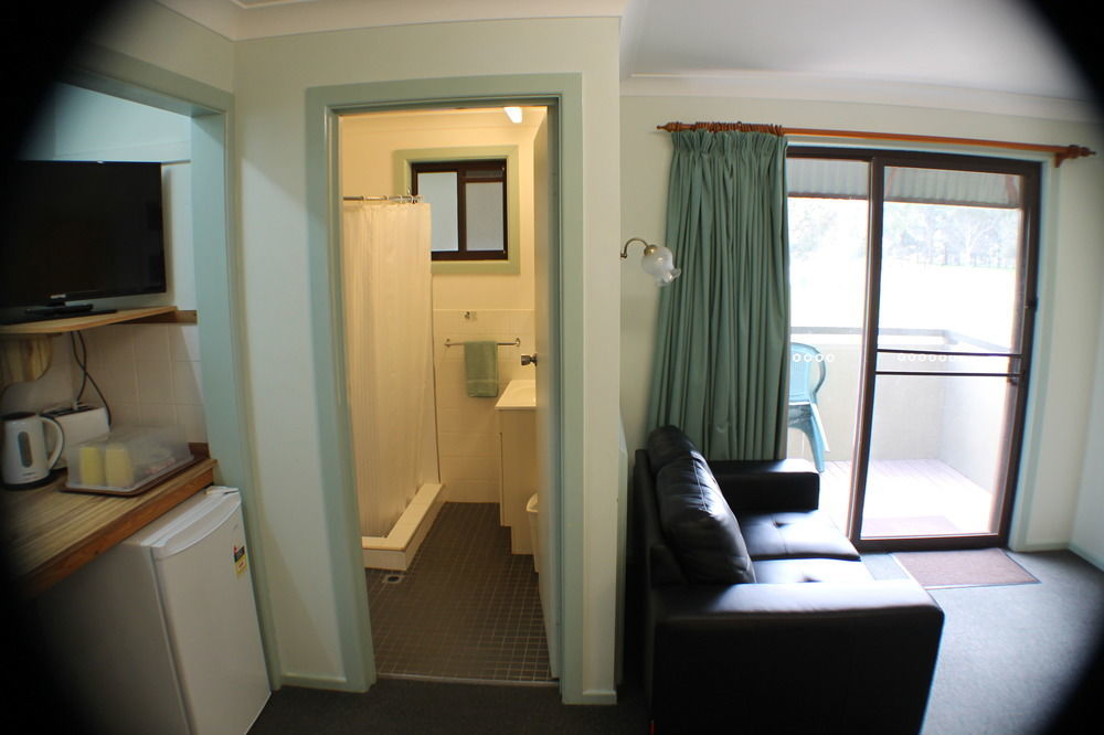 Lake Forbes Motel Luaran gambar