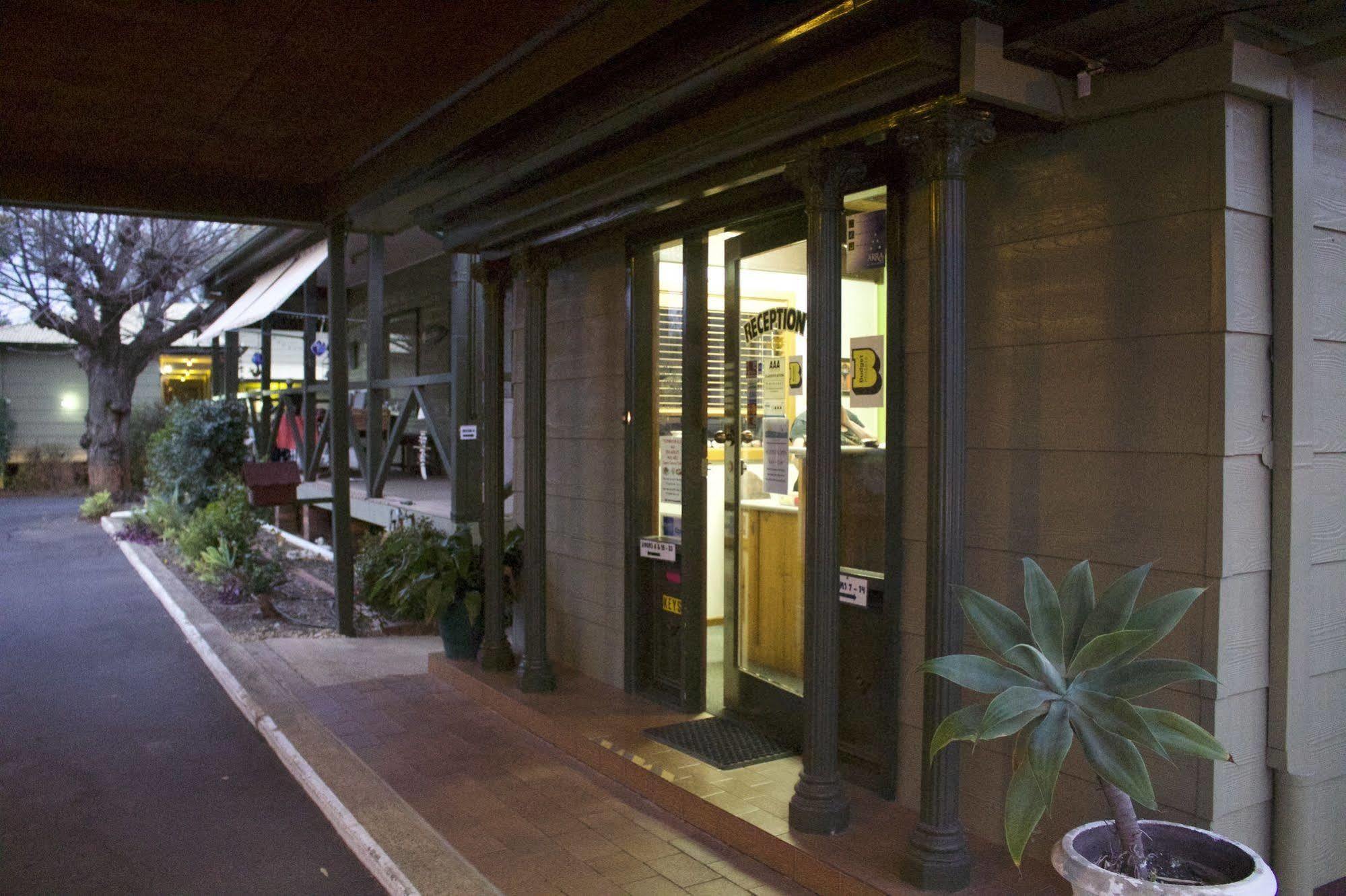 Lake Forbes Motel Luaran gambar